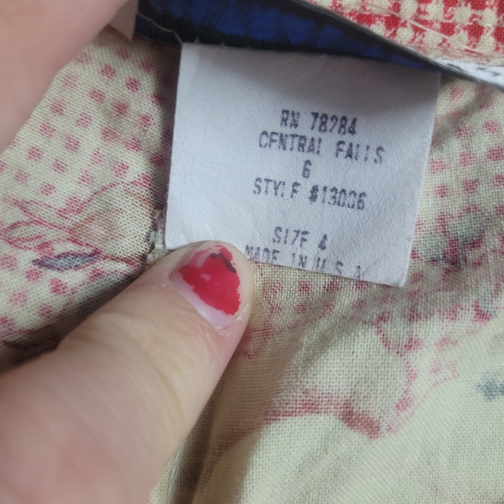 Vintage Floral Women's Bermuda Shorts - Picture 7 of 8